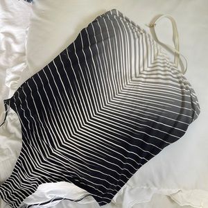 Vince Camuto One piece Convertible strap Bathimg Suit